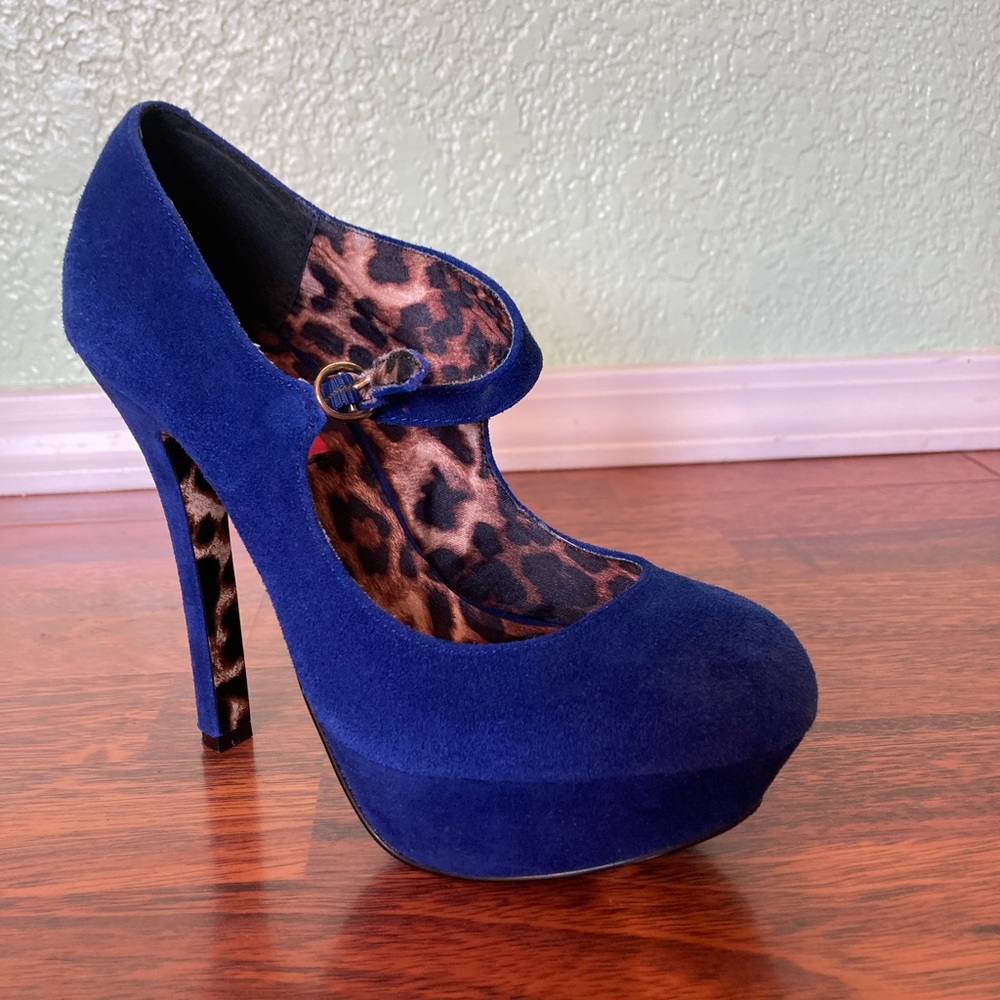 BNIB Betsey Johnson Mareyy blue suede platform pumps